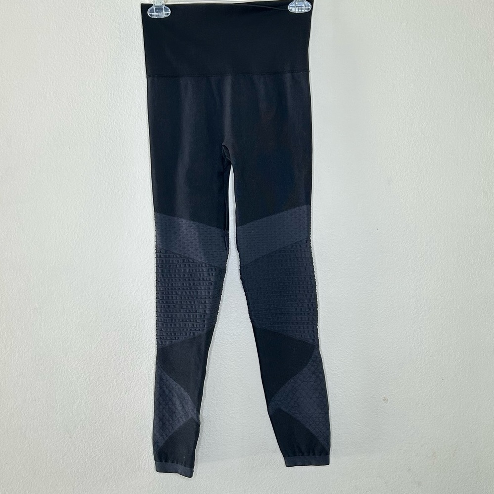 Spanx Look At Me Now Seamless Moto Leggings Medium - Picture 4 of 12